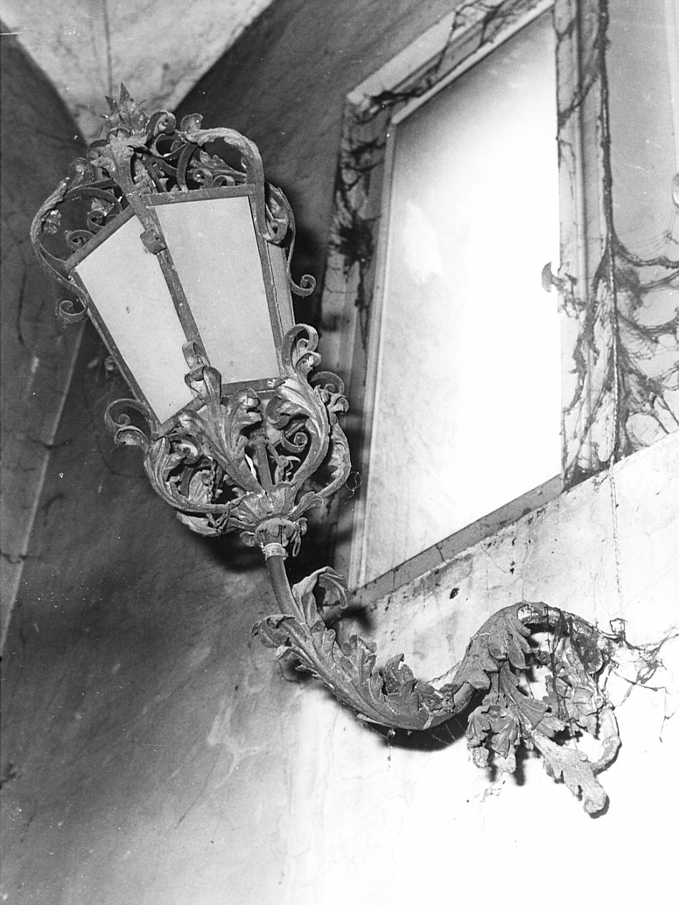 lampada - a muro, opera isolata - bottega lombarda (sec. XVIII)