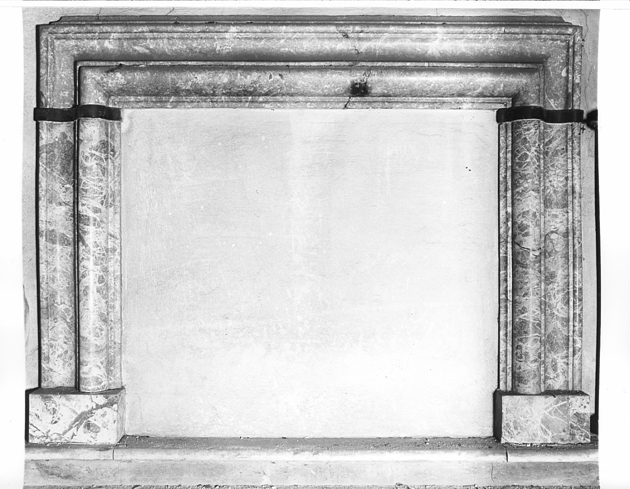 mostra di camino, opera isolata - bottega lombarda (sec. XVIII)