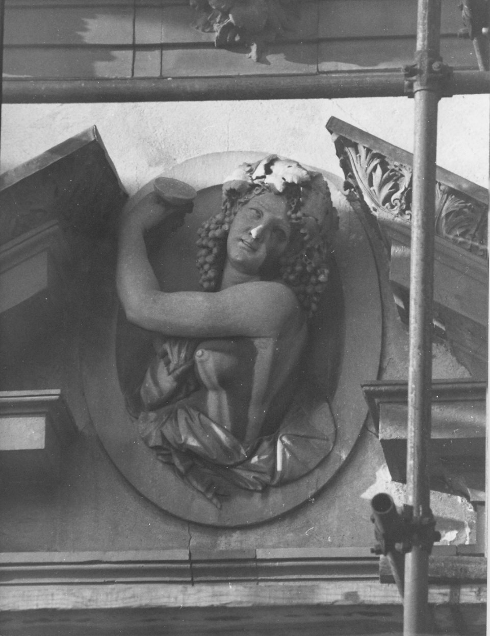 autunno (rilievo, elemento d'insieme) di Boni Giovanni Battista (sec. XIX)