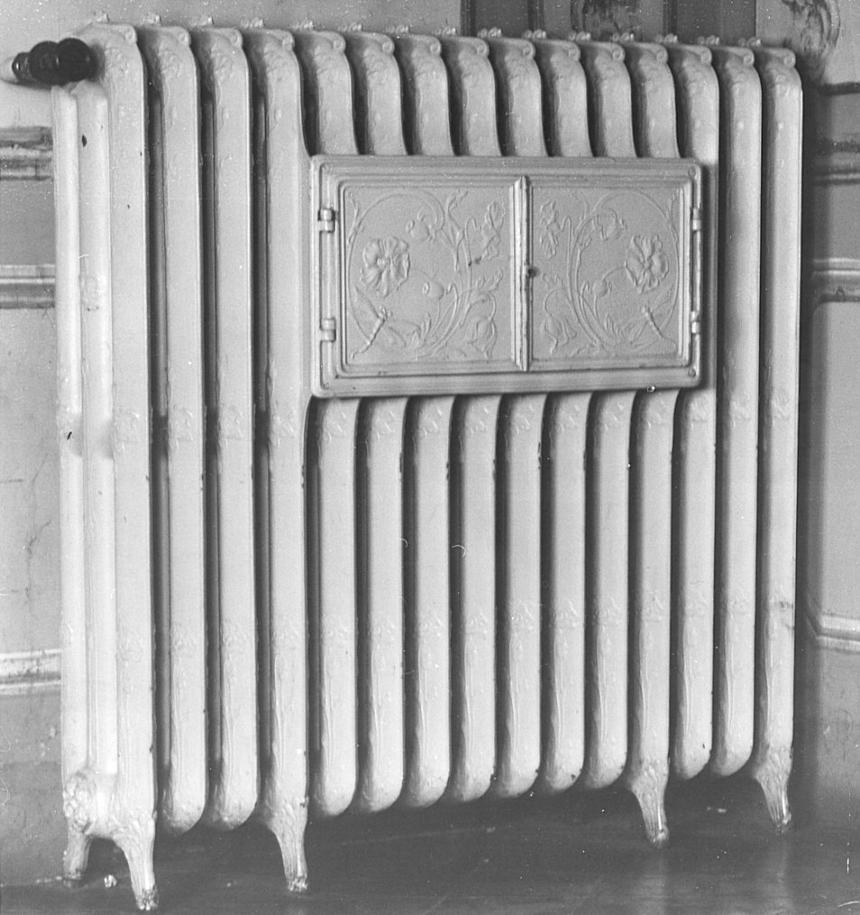 calorifero, opera isolata - bottega lombarda (inizio sec. XX)