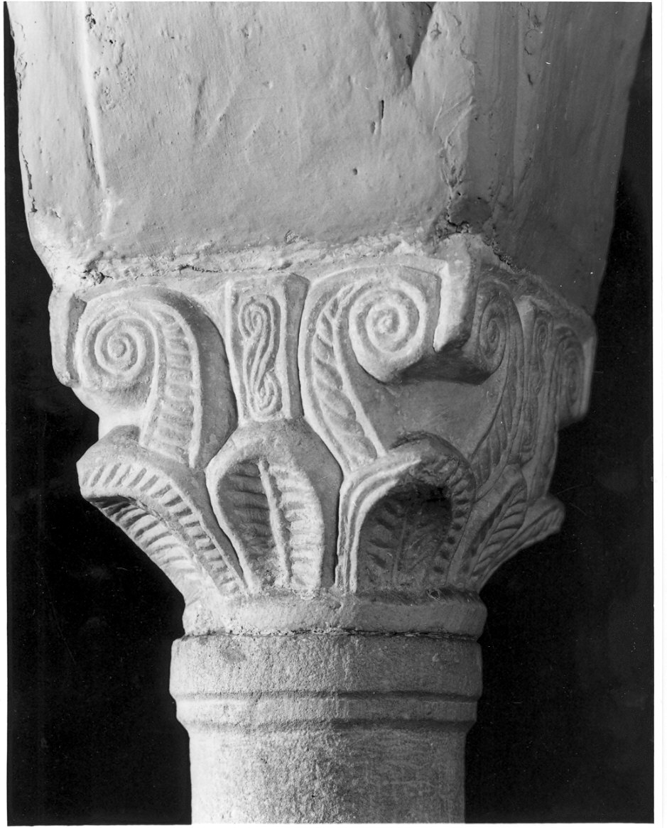 capitello di colonna, opera isolata - bottega lombarda (sec. IX)