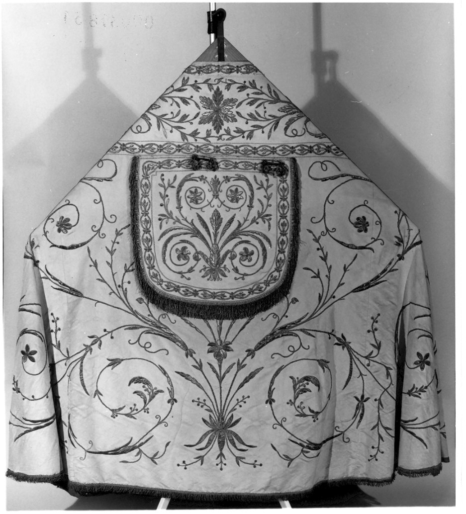 paramento liturgico, insieme - bottega lombarda (fine/inizio secc. XVIII/ XIX)
