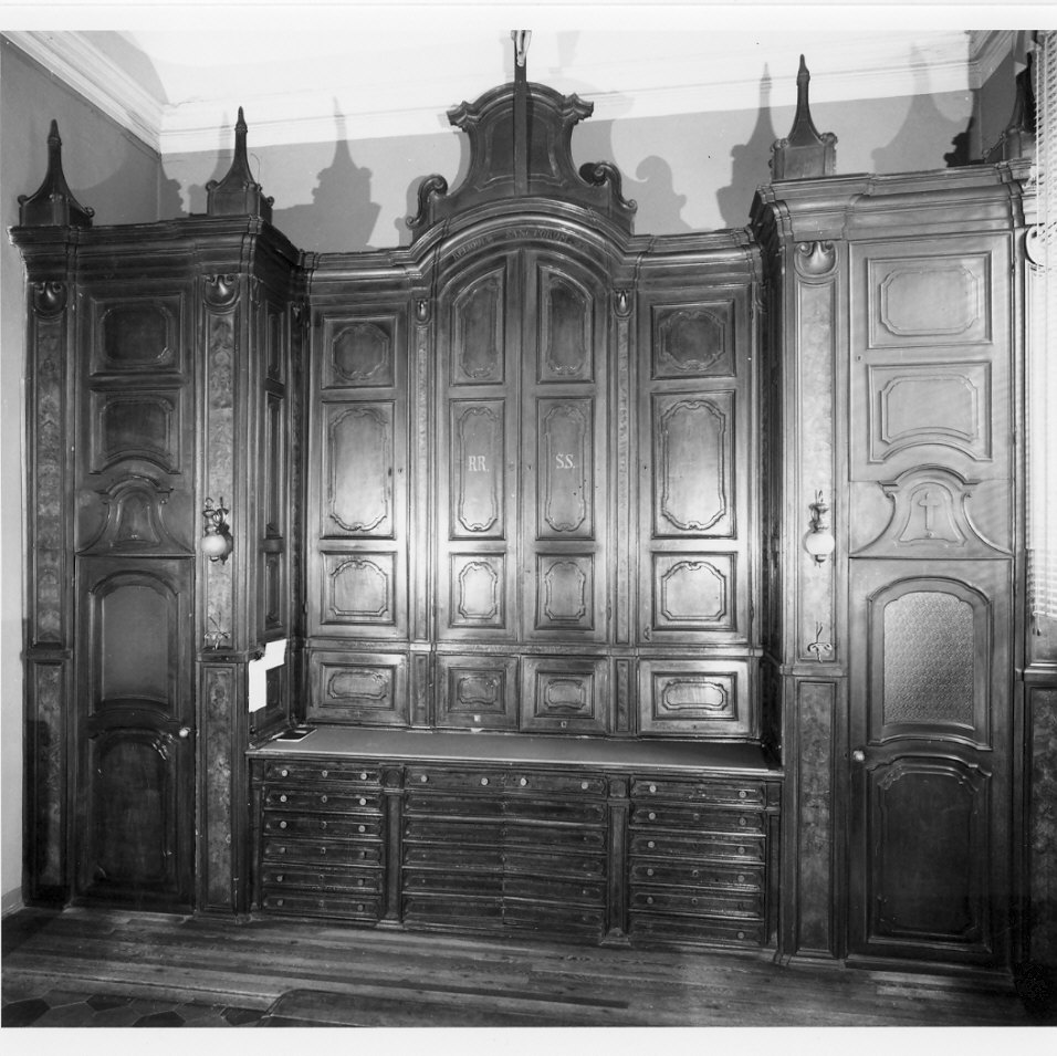 armadio da sacrestia, opera isolata - bottega italiana (seconda metà sec. XVIII)