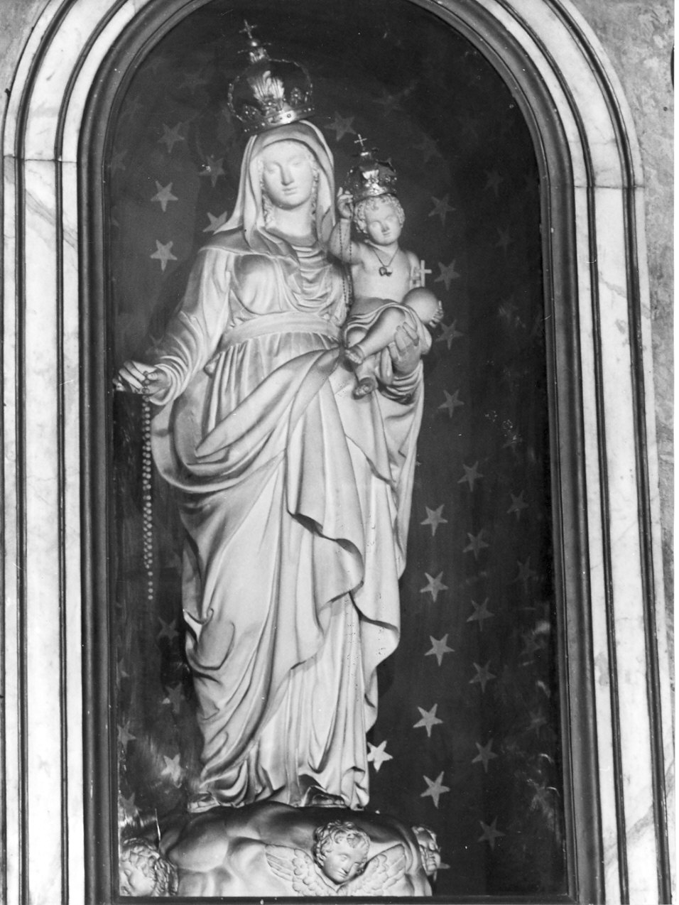 Madonna del Rosario (statua, elemento d'insieme) di Rusca Grazioso (prima metà sec. XIX)