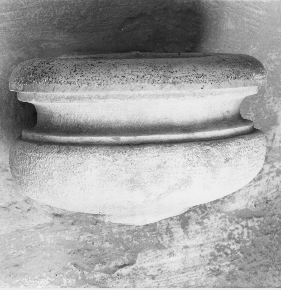 acquasantiera da parete, opera isolata - bottega italiana (fine/inizio secc. XVII/ XVIII)