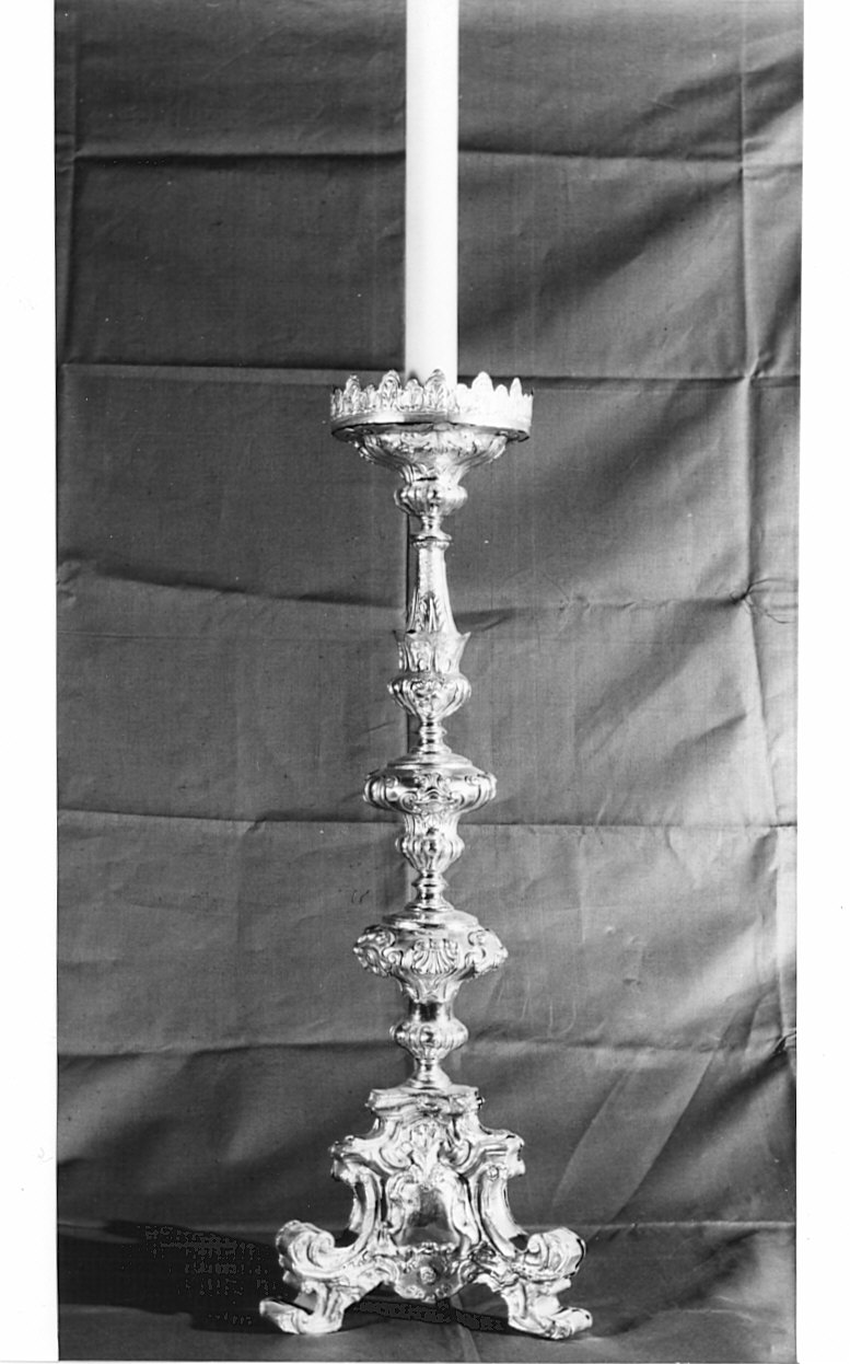 candeliere d'altare, serie - bottega lombarda (sec. XVIII)