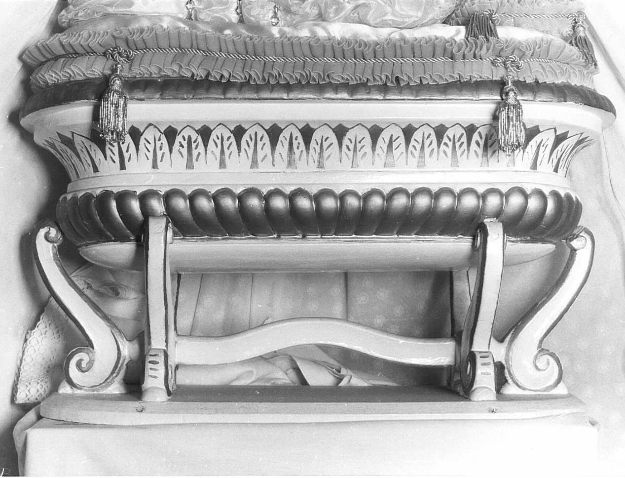 culla, opera isolata - bottega lombarda (prima metà sec. XIX)