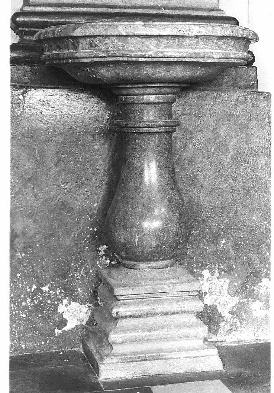 acquasantiera - a fusto, coppia - bottega lombarda (secc. XVII/ XVIII)