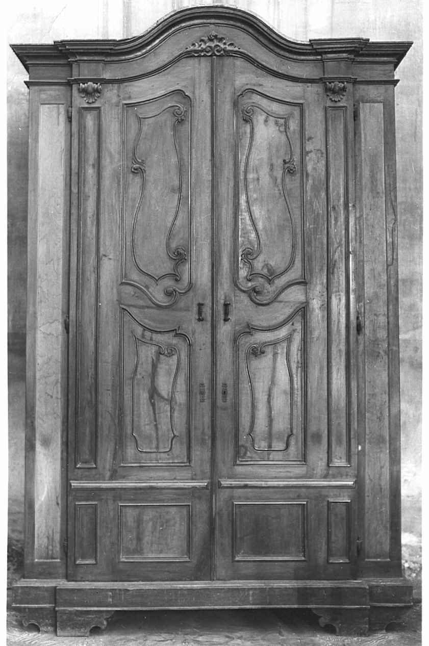 armadio, opera isolata - bottega lombarda (sec. XVIII)