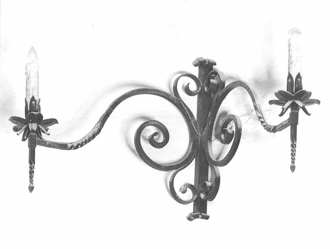 lampada - a muro, coppia - bottega lombarda (sec. XVIII)