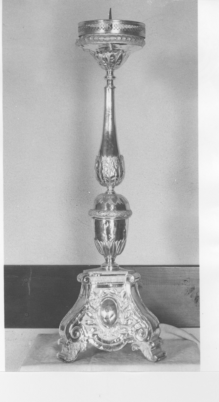 candeliere, serie - bottega lombarda (secc. XVIII/ XIX)