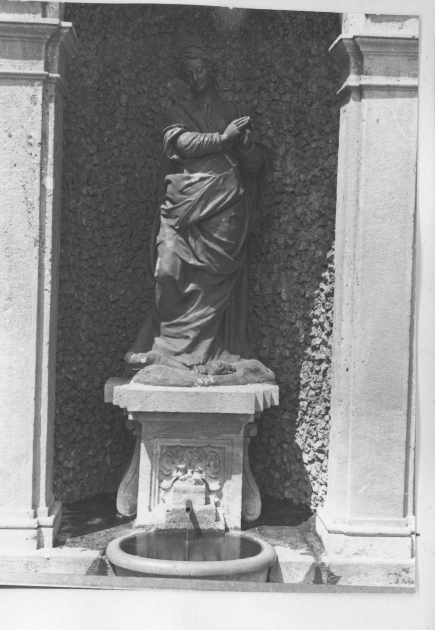 Madonna (statua, opera isolata) - bottega lombarda (sec. XVII)