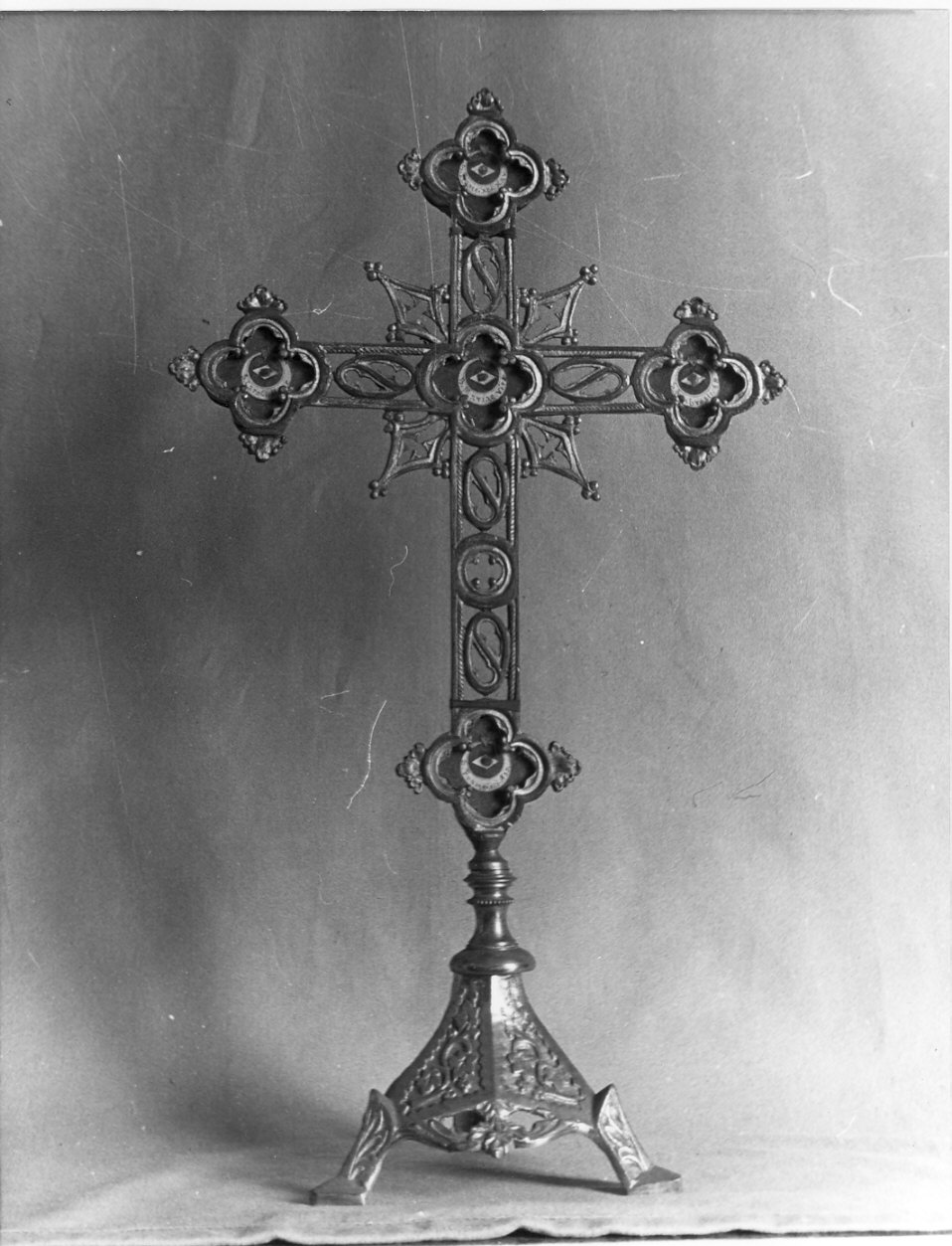 reliquiario - a croce, opera isolata - bottega lombarda (fine/inizio secc. XIX/ XX)