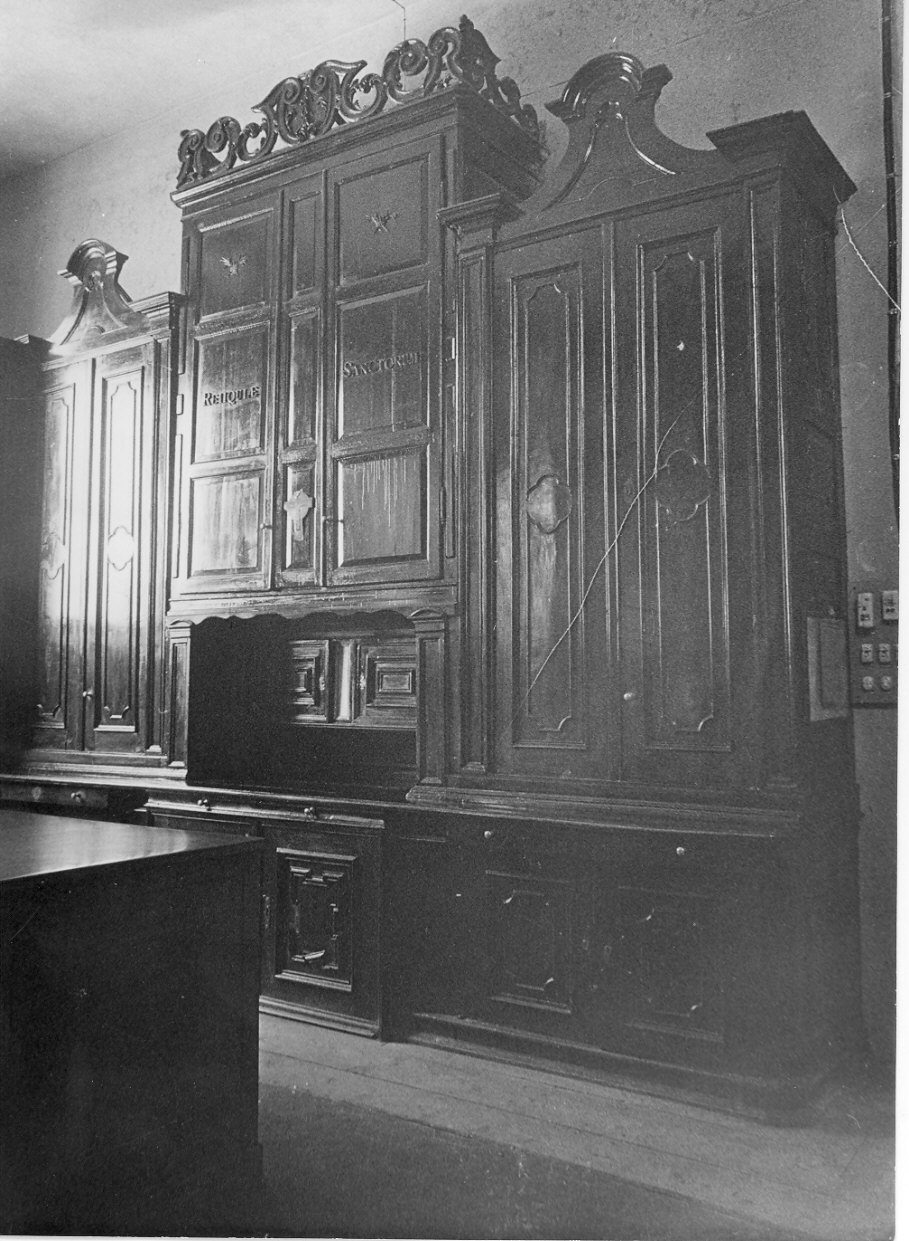 armadio da sacrestia, opera isolata - bottega lombarda (sec. XVIII)