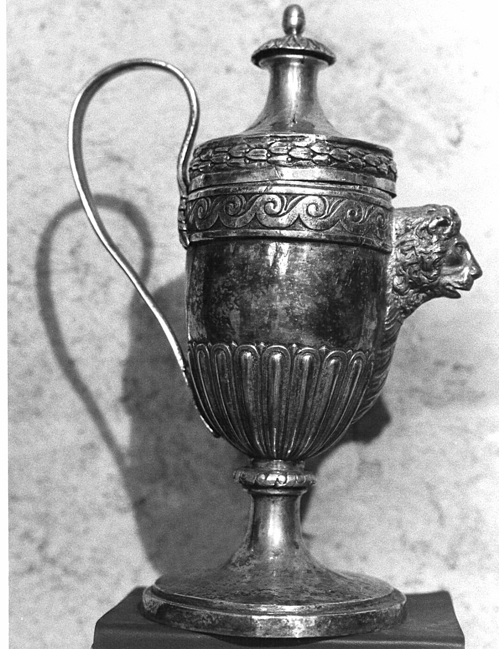 brocca per abluzioni, opera isolata - bottega lombarda (fine/inizio secc. XVIII/ XIX)