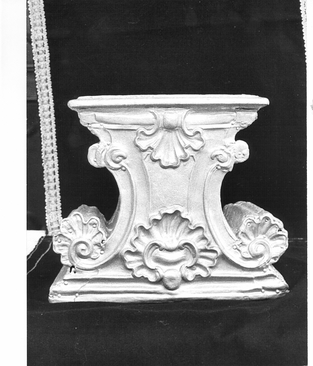 base per reliquiario, opera isolata - bottega lombarda (prima metà sec. XIX)