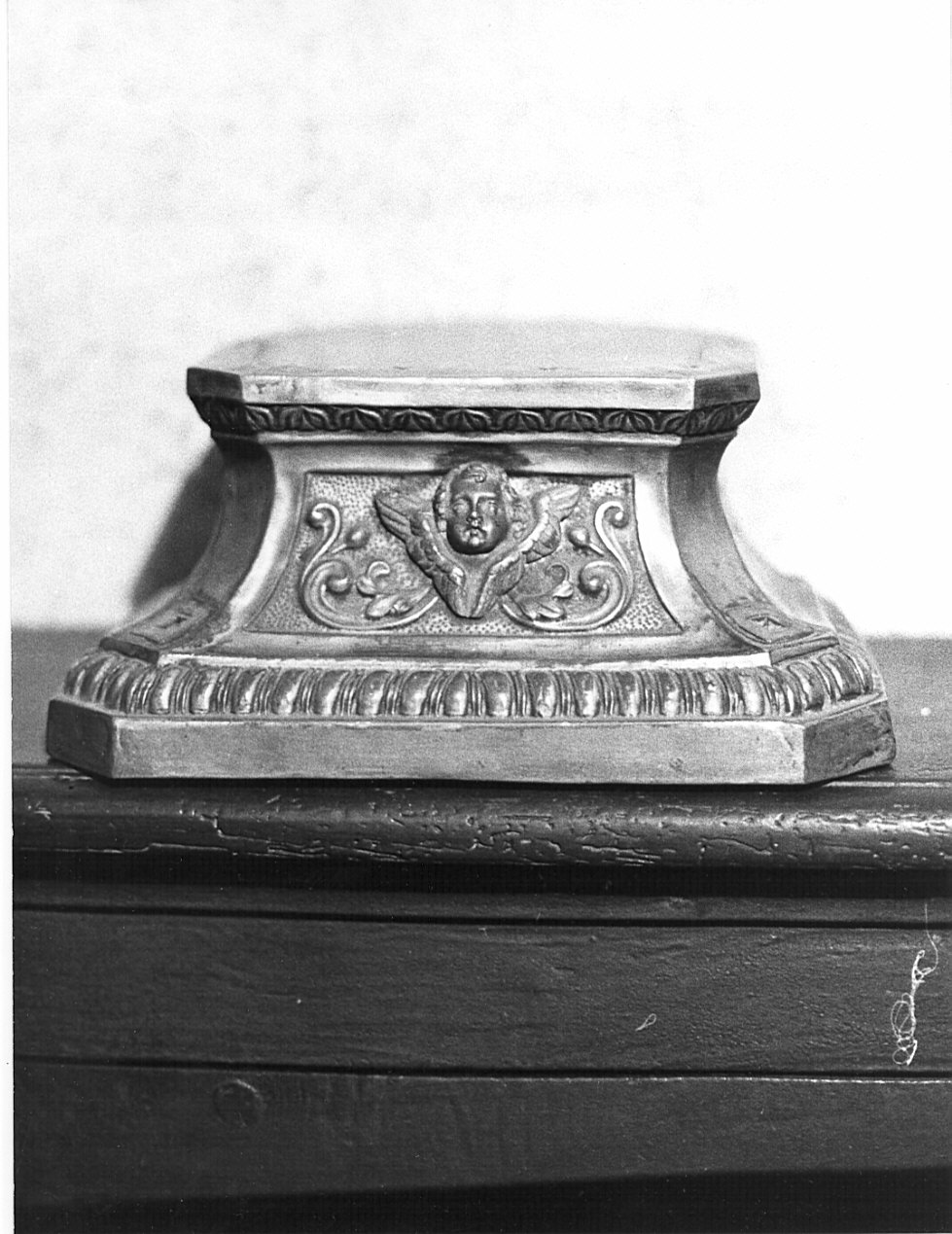 base per reliquiario, opera isolata - bottega lombarda (sec. XIX)