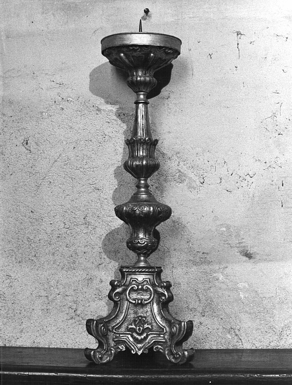 candeliere d'altare, serie - bottega lombarda (sec. XVIII)