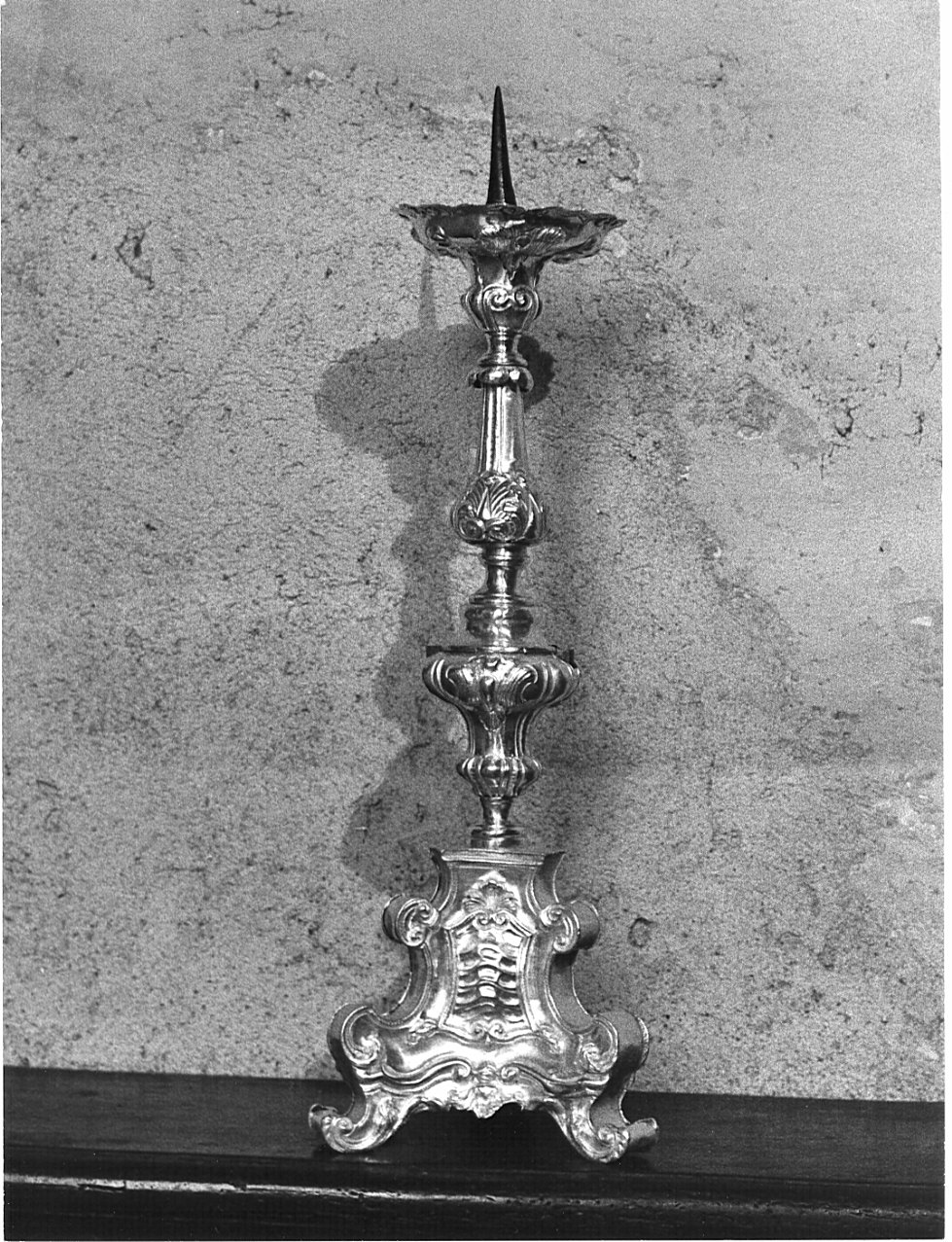 candeliere d'altare, serie - bottega lombarda (sec. XVIII)