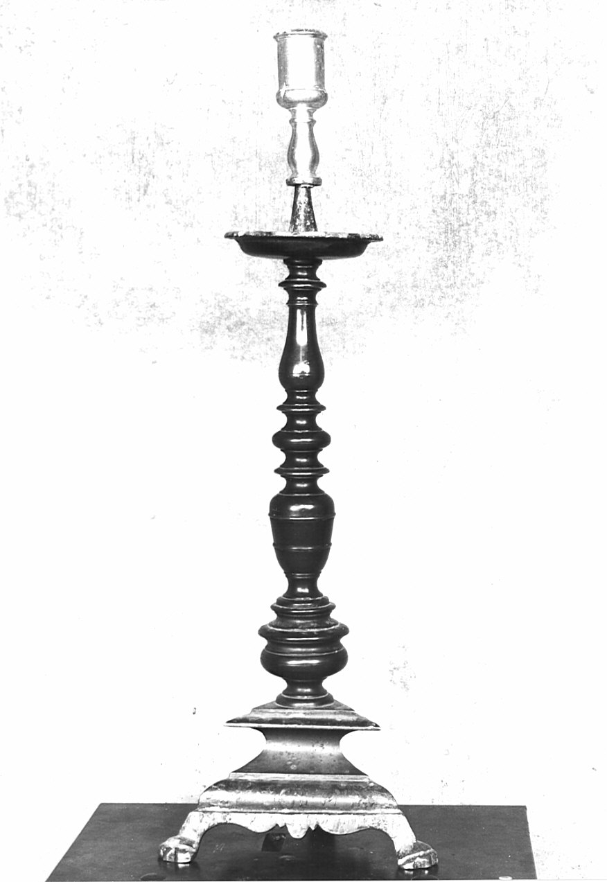 candeliere d'altare, coppia - bottega lombarda (secc. XVII/ XVIII)