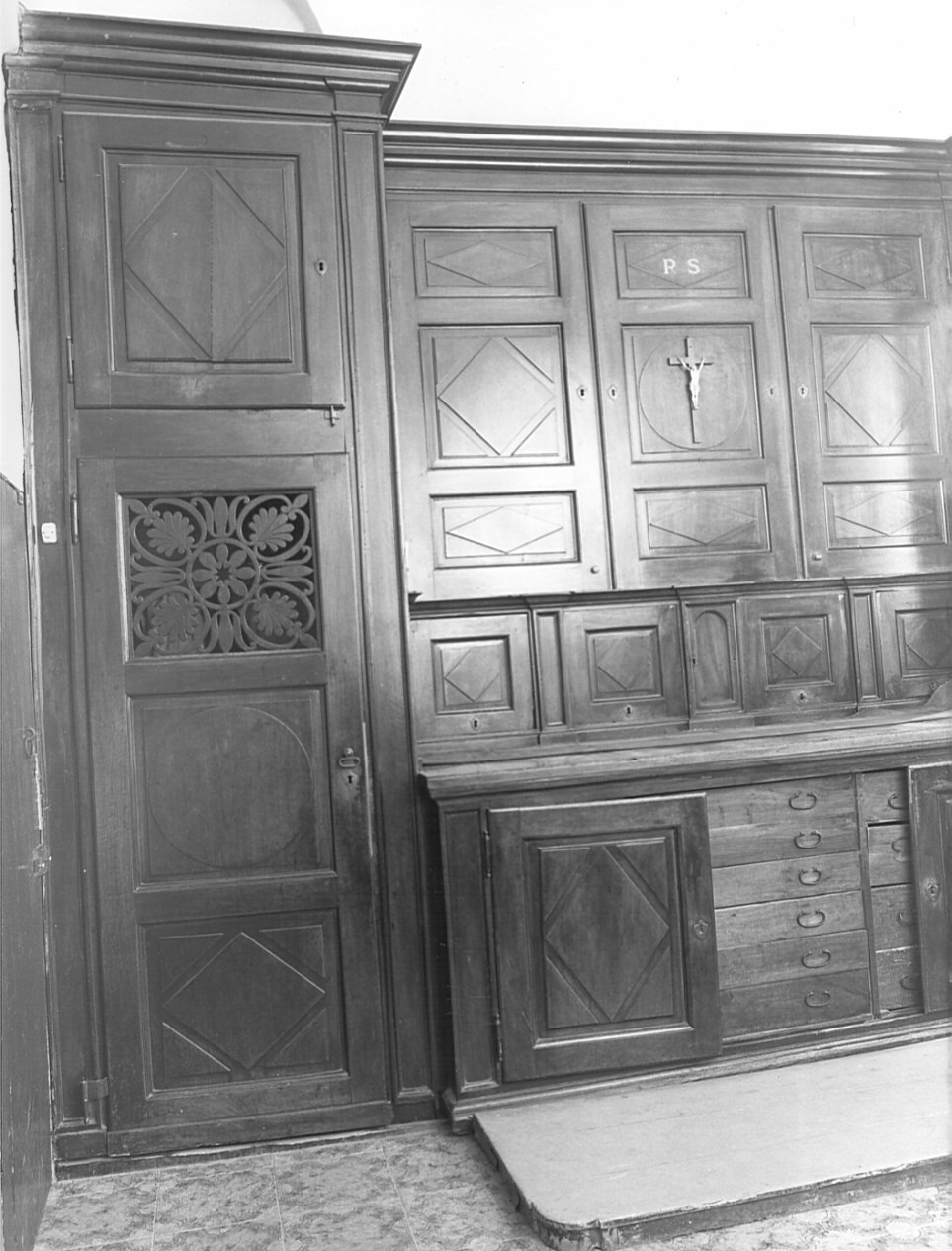 armadio da sacrestia, opera isolata - bottega lombarda (prima metà sec. XIX)