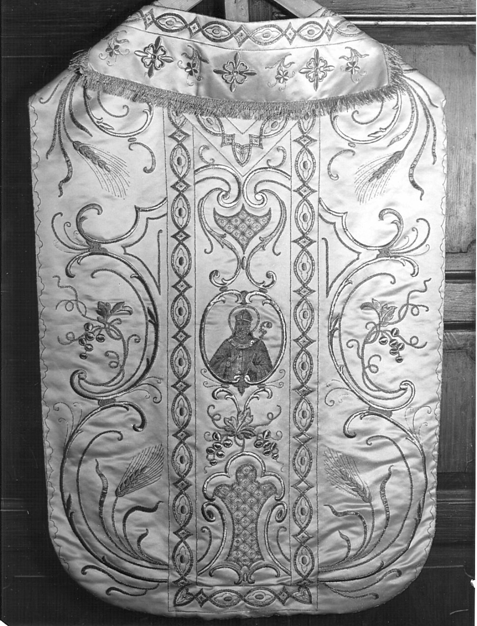 paramento liturgico, insieme - manifattura lombarda (secc. XIX/ XX)