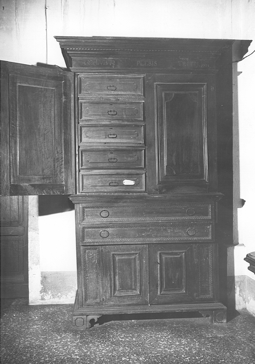 armadio da sacrestia, coppia - bottega lombarda (sec. XVIII)