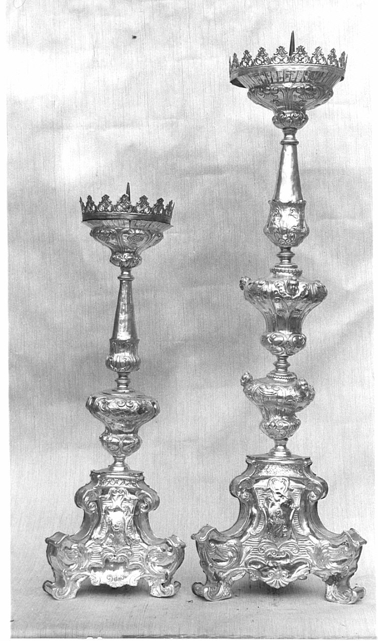 candeliere d'altare, serie - bottega lombarda (sec. XVIII)
