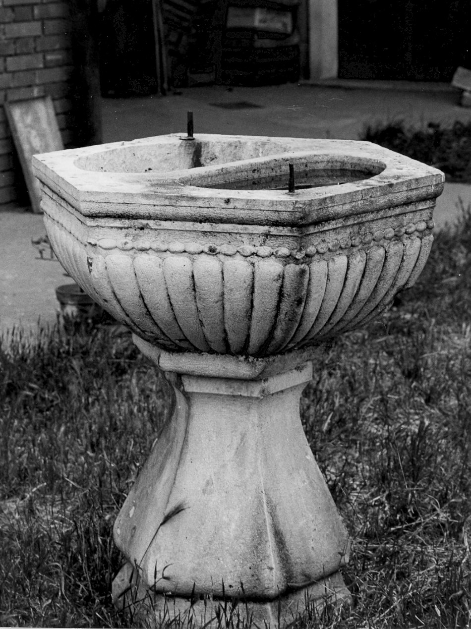 fonte battesimale - a fusto, opera isolata - bottega lombarda (sec. XIX)