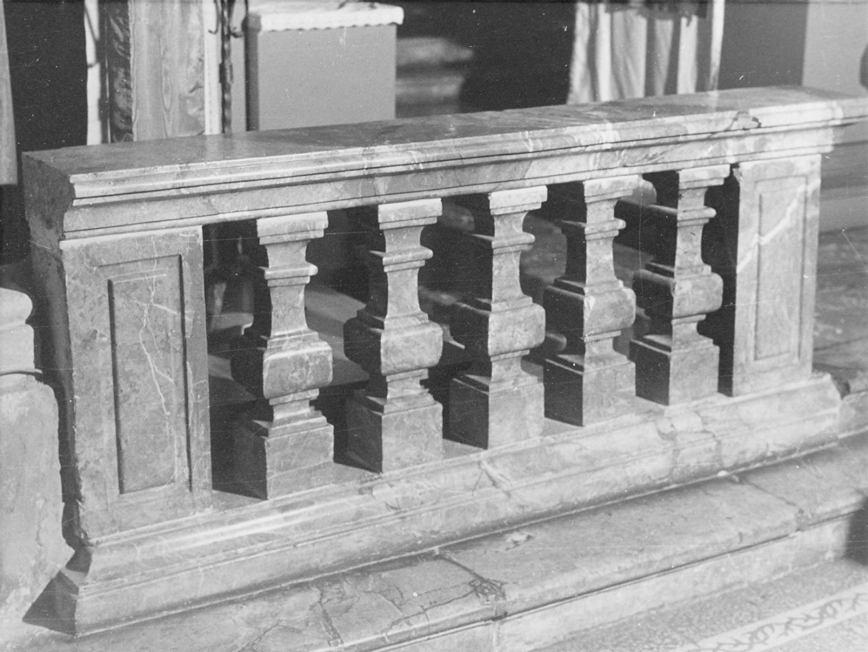 balaustrata di cappella, coppia - bottega lombarda (sec. XVIII)