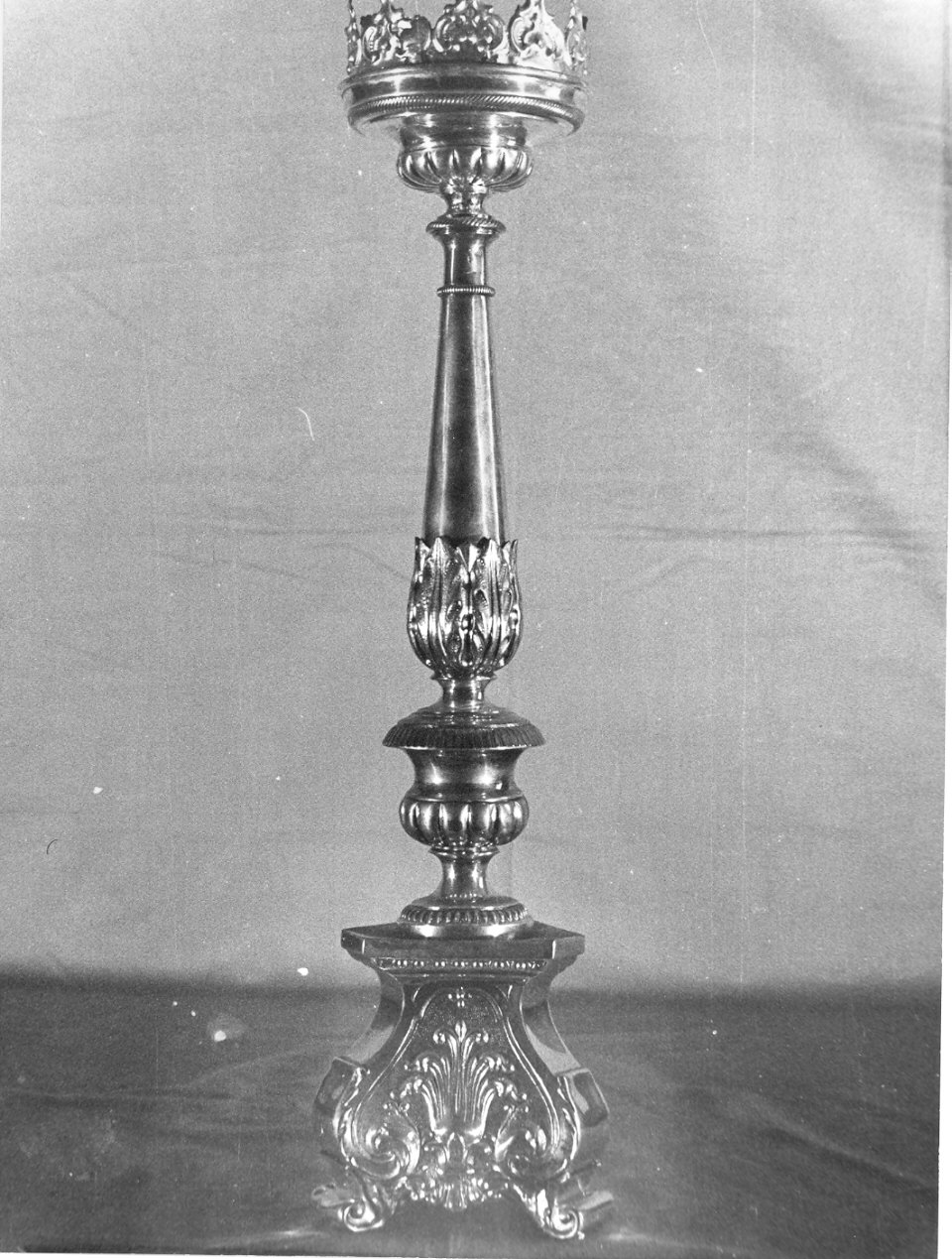 candeliere d'altare, serie - bottega lombarda (secc. XIX/ XX)