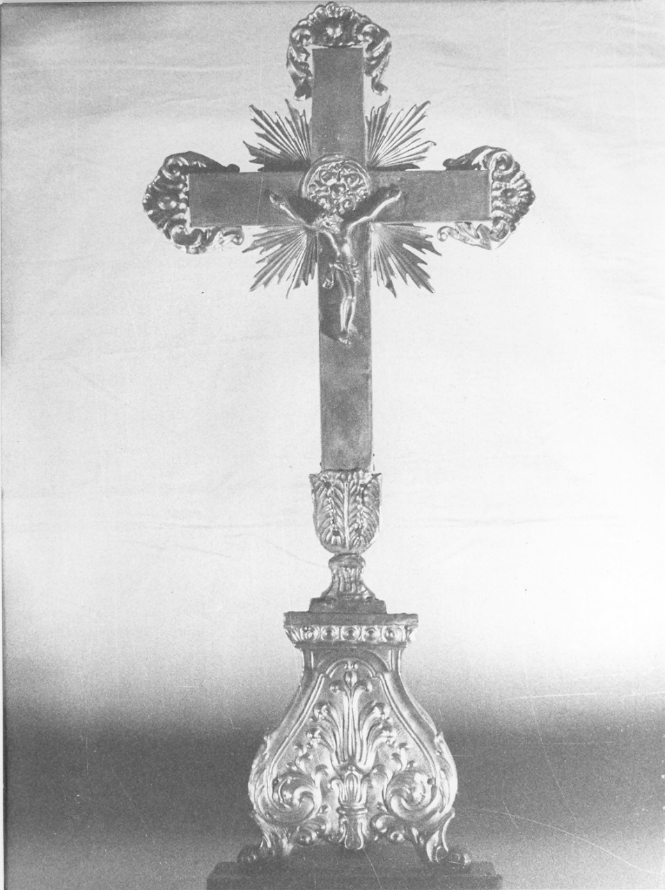 croce d'altare, opera isolata - bottega lombarda (secc. XIX/ XX)