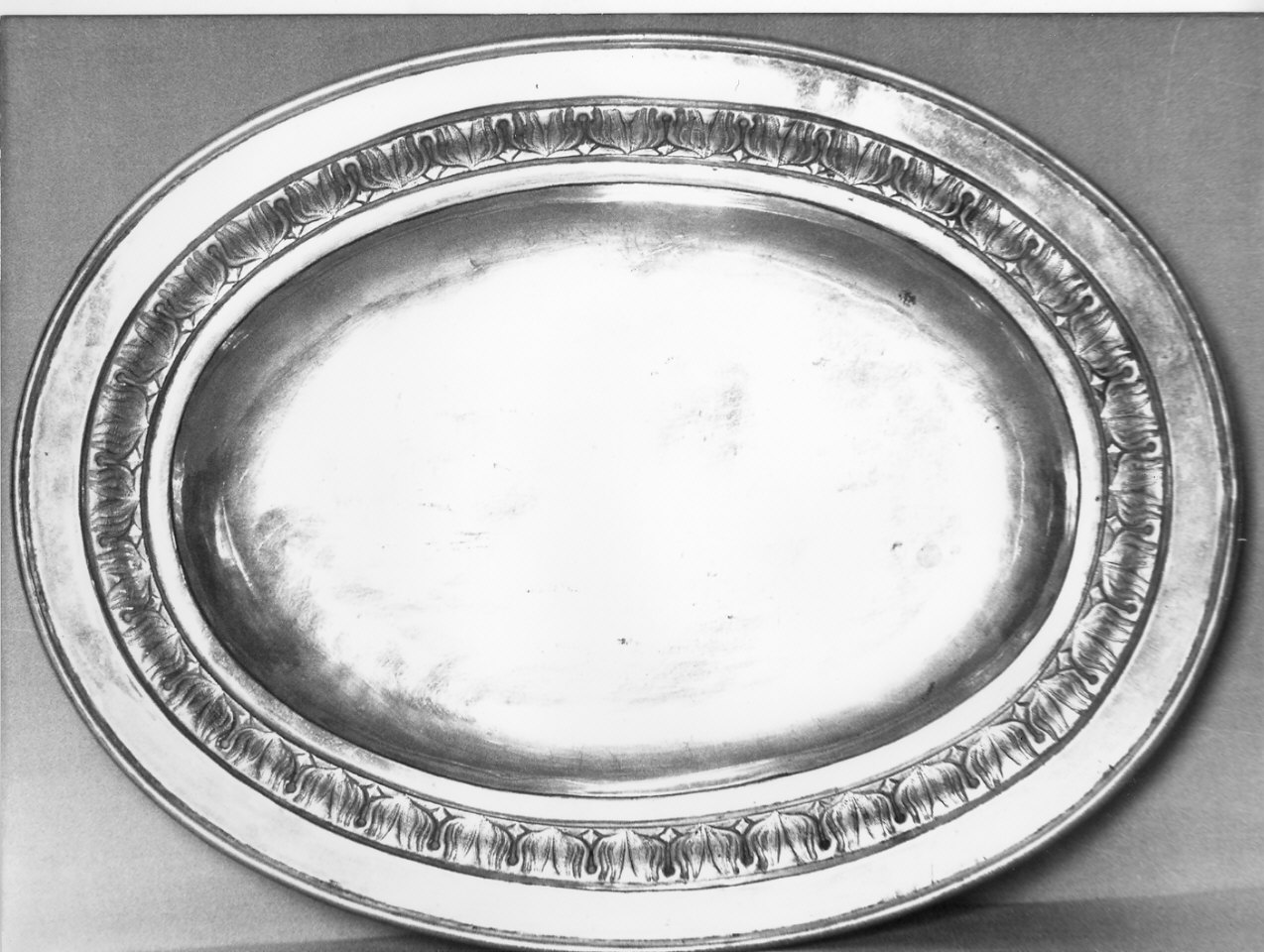 piatto, opera isolata - bottega lombarda (secc. XIX/ XX)