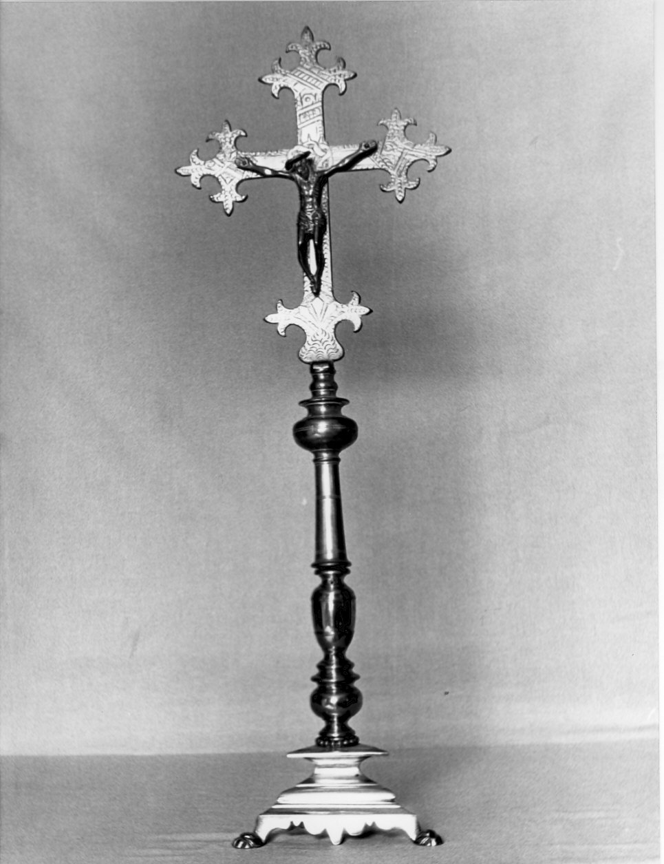 croce d'altare, opera isolata - bottega lombarda (sec. XVII, sec. XIX)