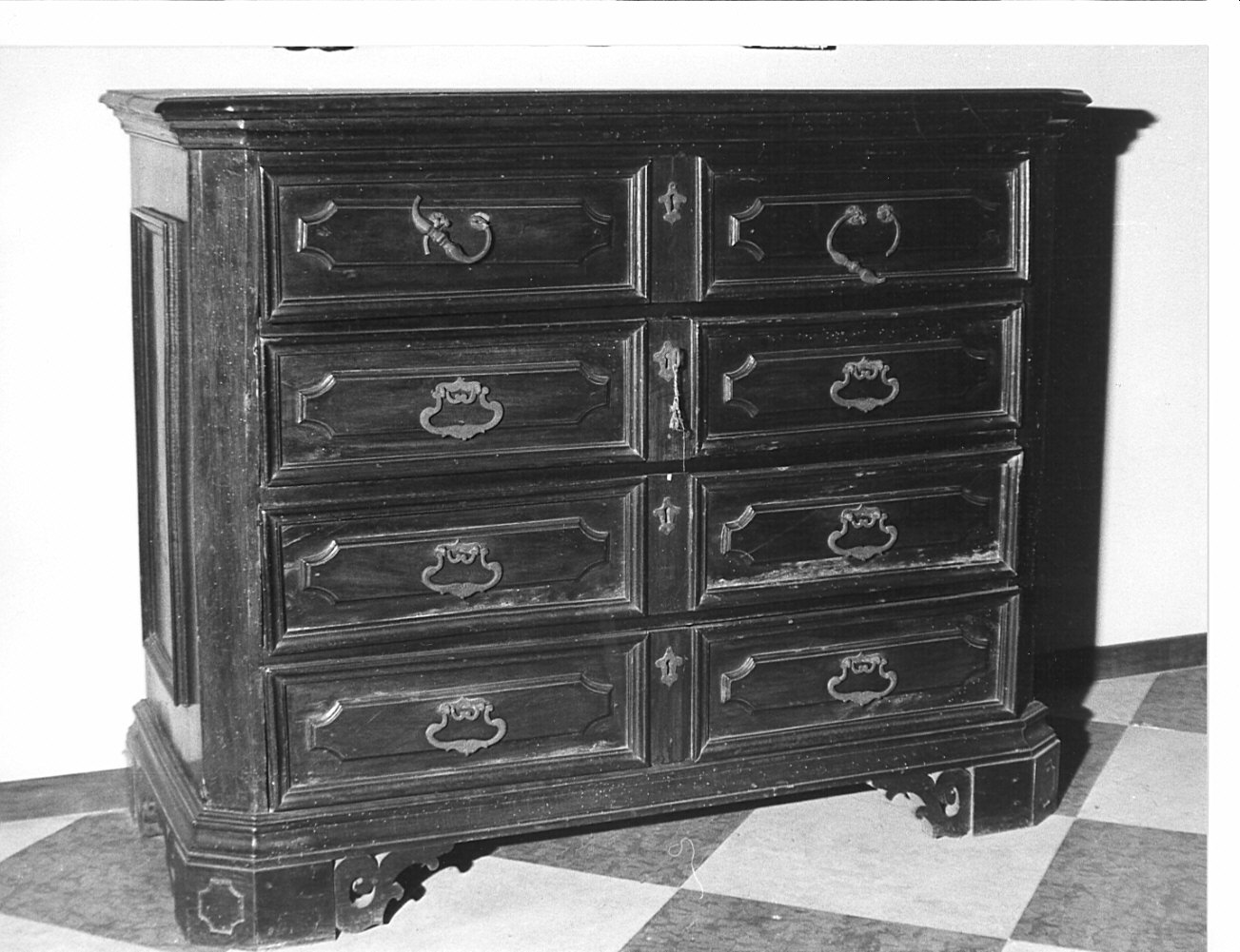 cassettone, opera isolata - bottega lombarda (sec. XVII)