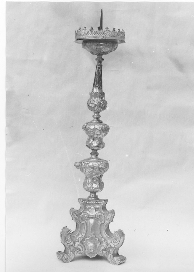 candeliere d'altare, serie - bottega lombarda (sec. XVIII)