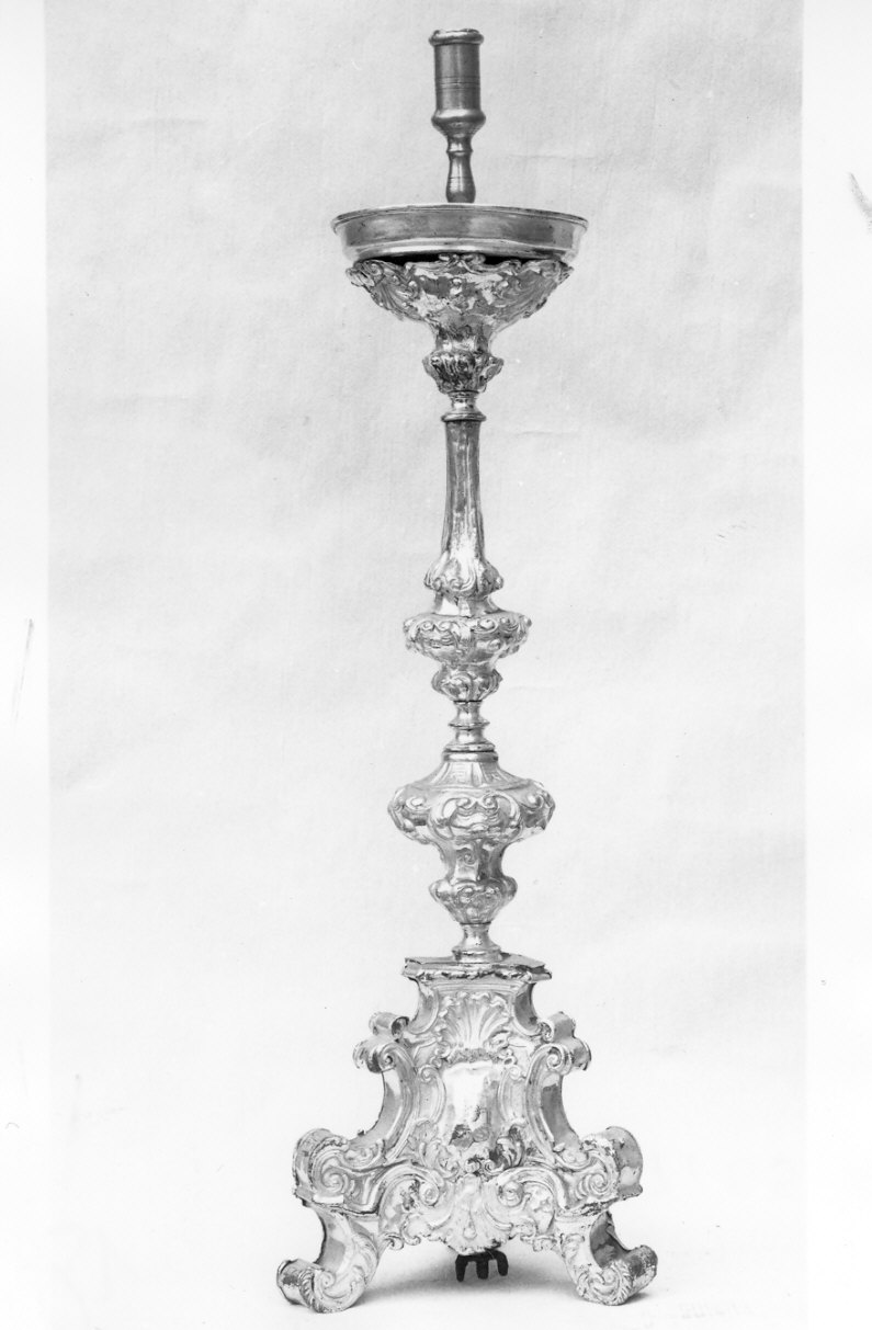 candeliere d'altare, serie - bottega lombarda (sec. XVIII)