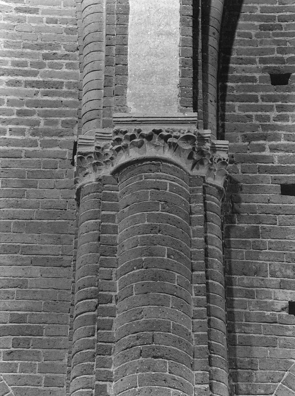capitello di pilastro, opera isolata - bottega lombarda (sec. XIII)