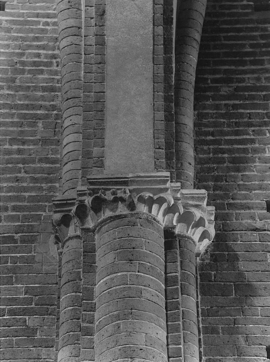 capitello di pilastro, opera isolata - bottega lombarda (sec. XII)