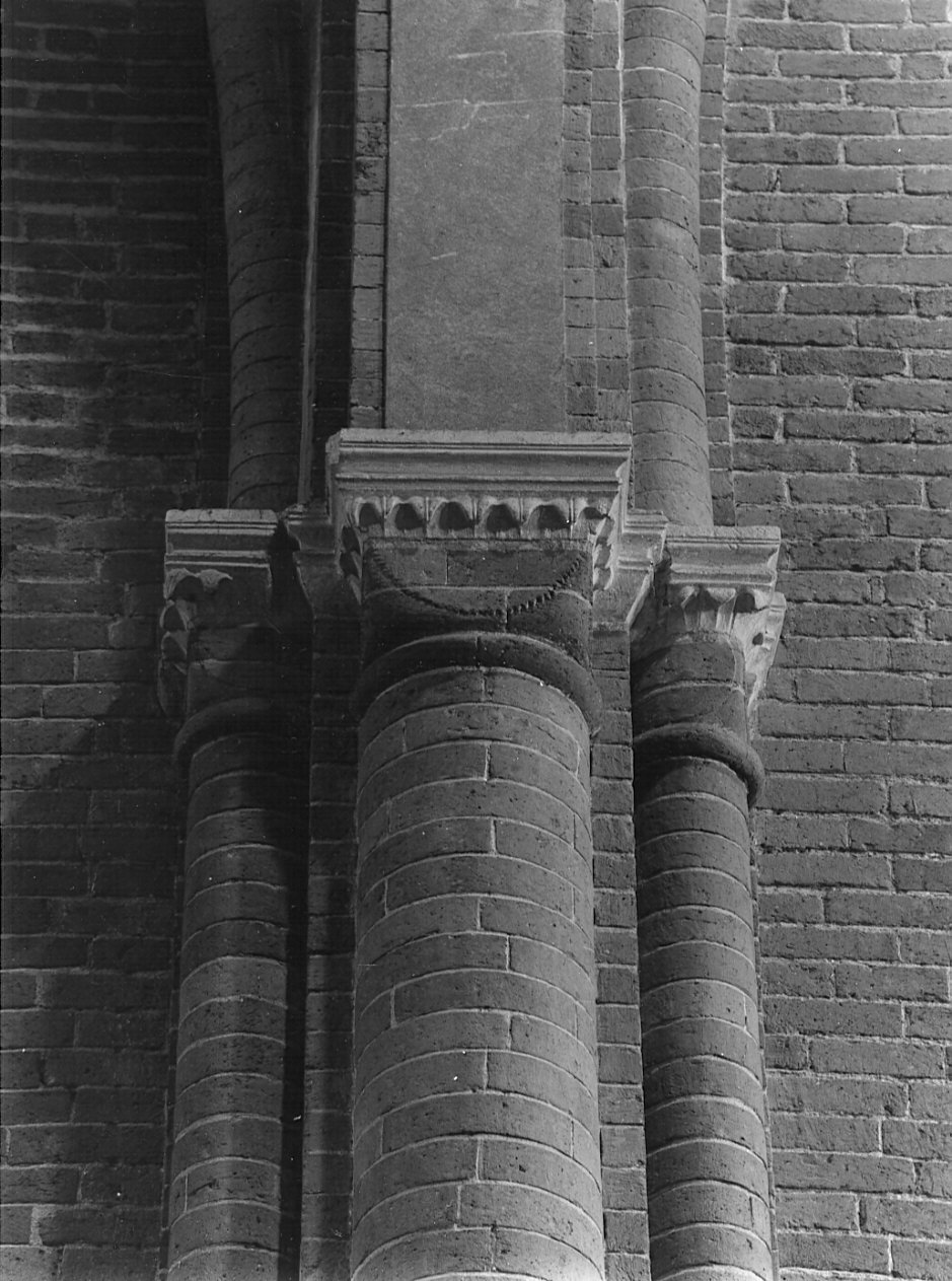capitello di pilastro, opera isolata - bottega lombarda (sec. XII)