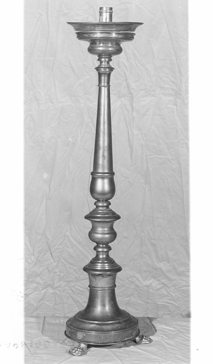 candeliere, opera isolata - bottega lombarda (secc. XVIII/ XIX)