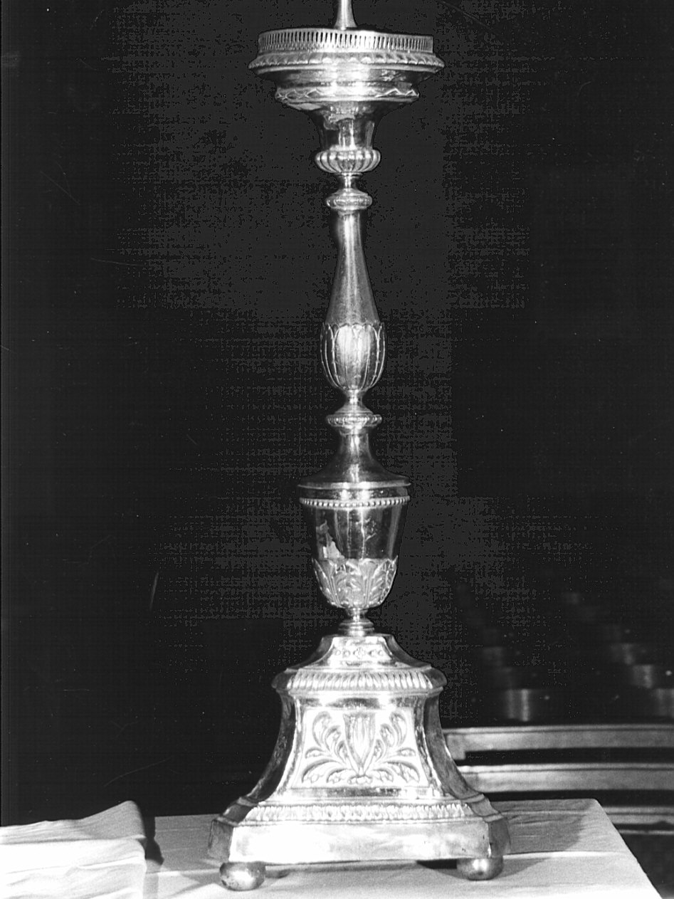 candeliere d'altare, serie - bottega lombarda (inizio sec. XX)