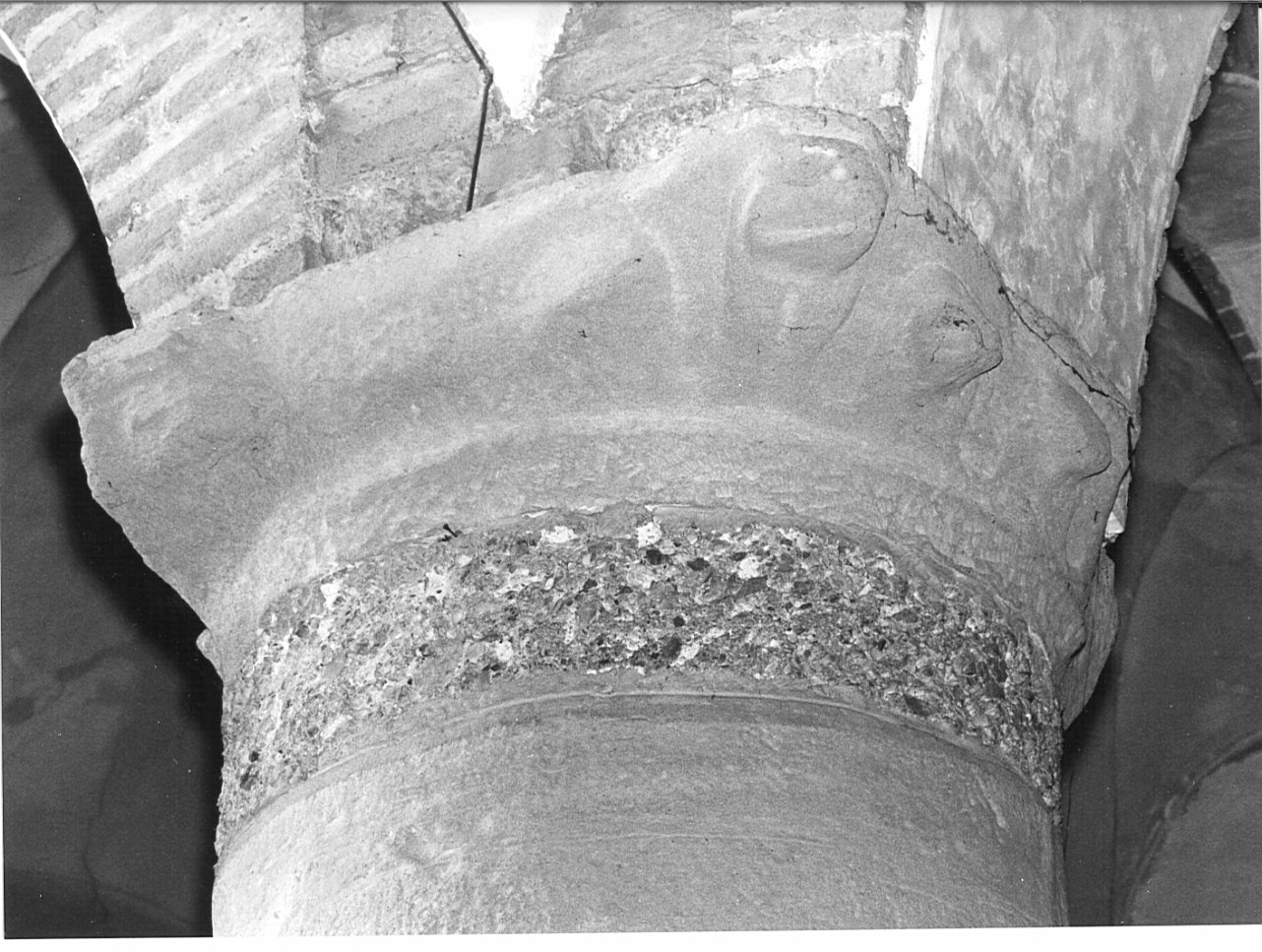 capitello, opera isolata - bottega lombarda (sec. XIV)