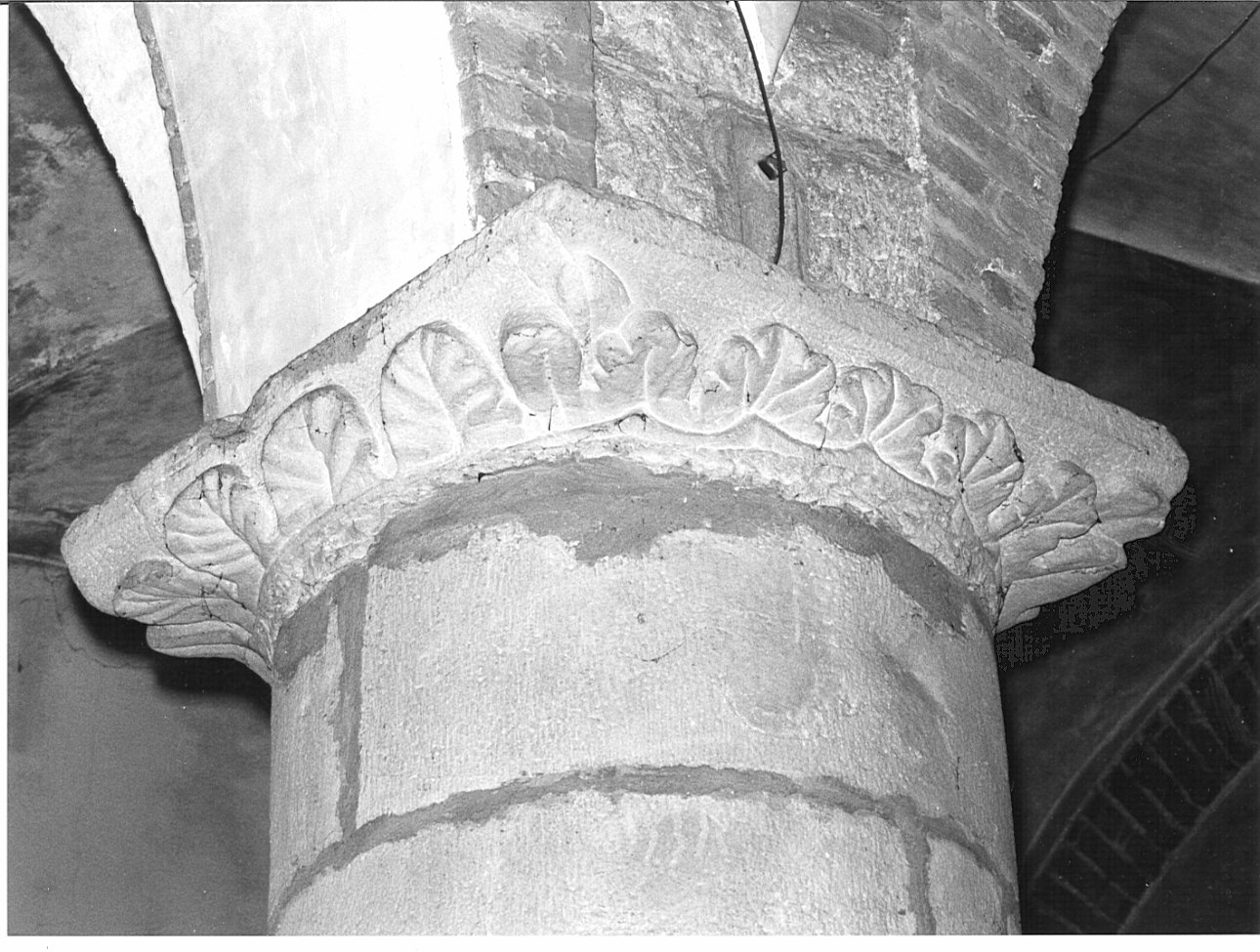 capitello, opera isolata - bottega lombarda (sec. XIV)