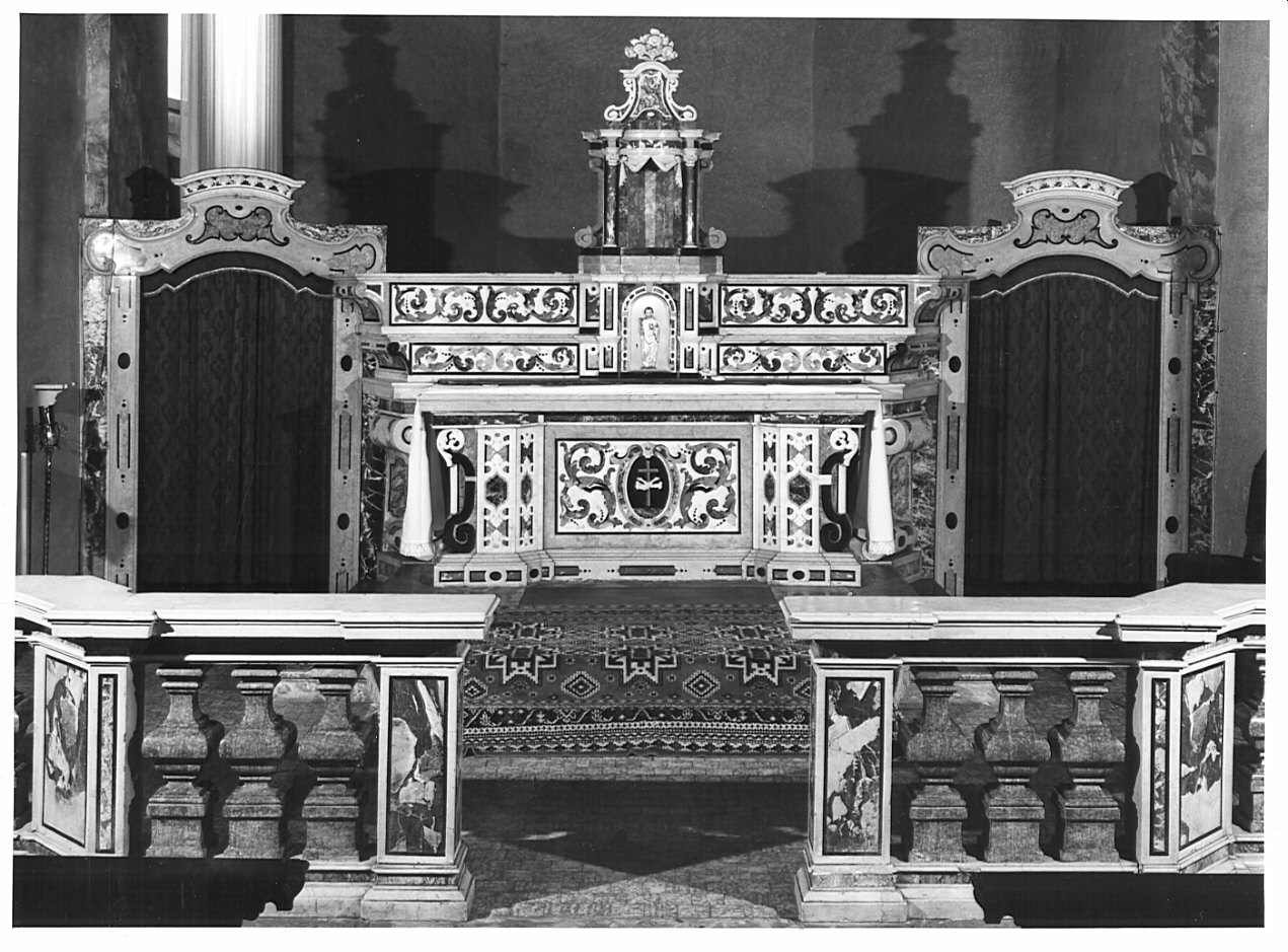altare maggiore, complesso decorativo - bottega italiana (sec. XVIII)