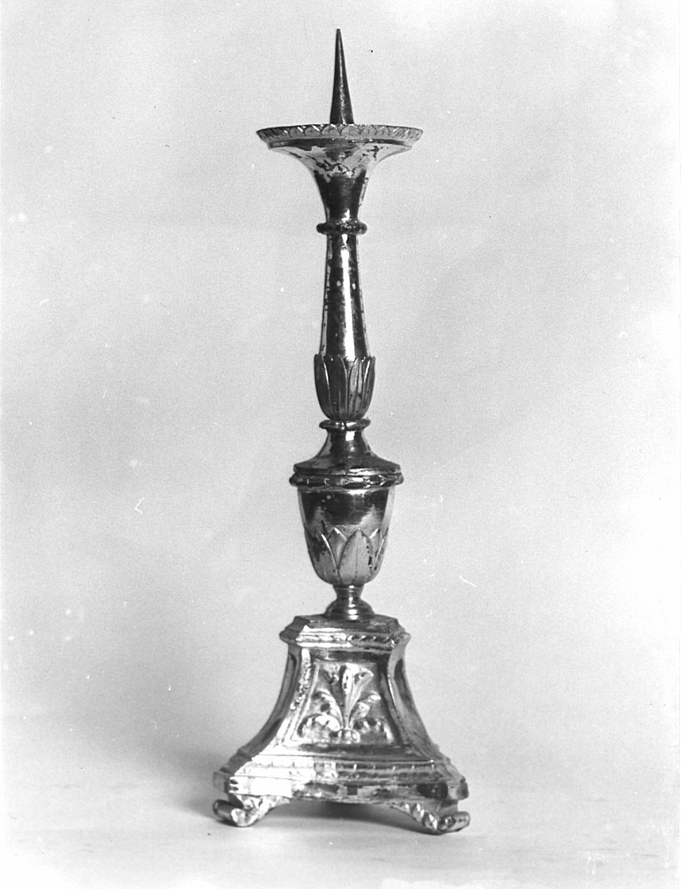 candeliere, serie - bottega italiana (sec. XIX)