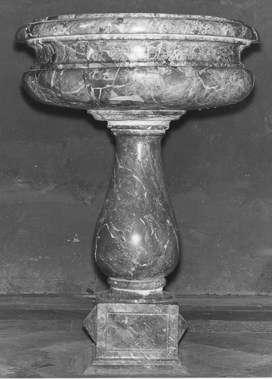 fonte battesimale, opera isolata - bottega italiana (prima metà sec. XVII, sec. XX)