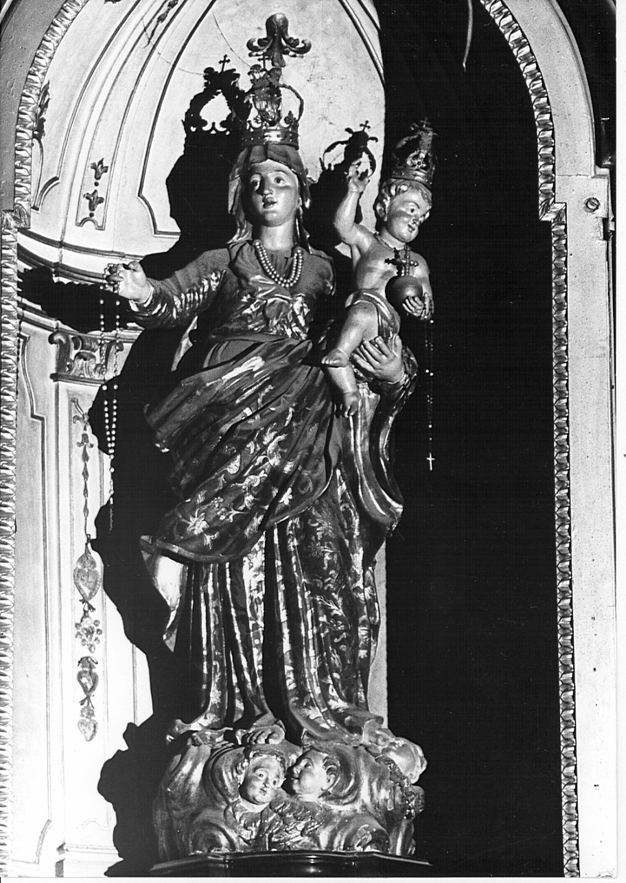 Madonna del Rosario (statua, opera isolata) di Agnese Francesco Maria (attribuito) (sec. XVIII)