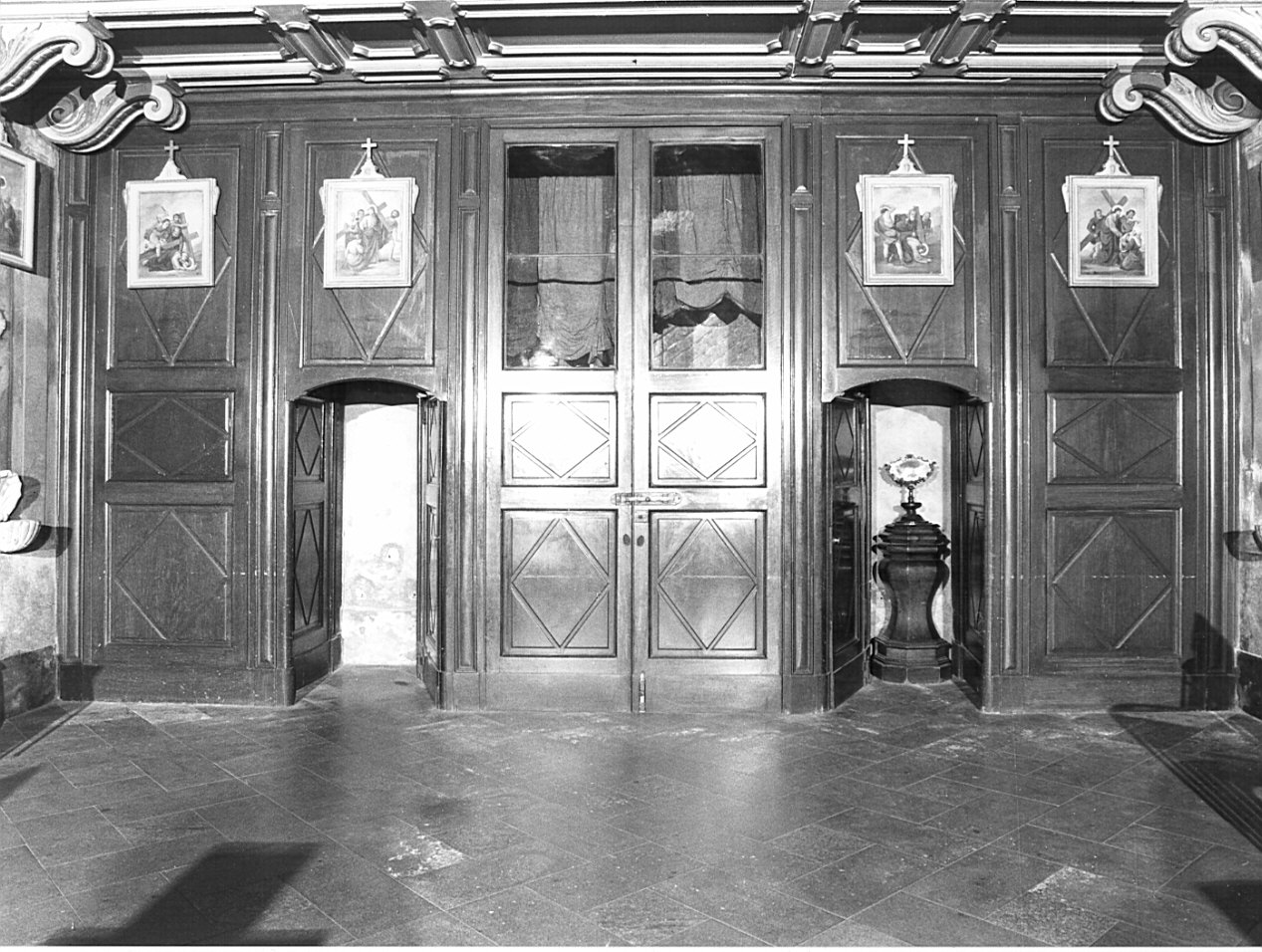 bussola d'ingresso, opera isolata - bottega lombarda (ultimo quarto sec. XIX)