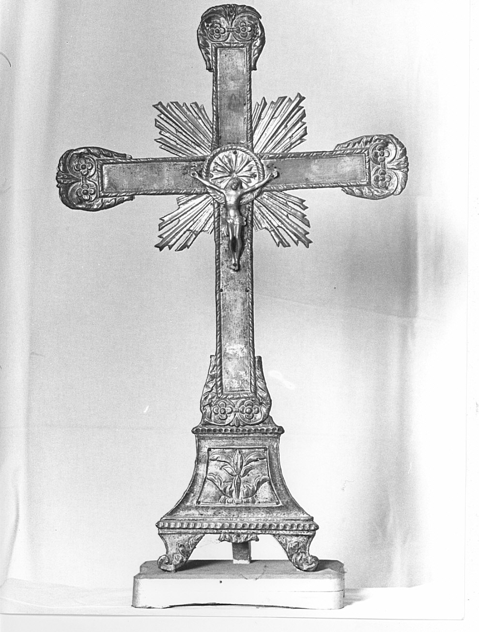 croce d'altare, opera isolata - bottega lombarda (prima metà sec. XIX)